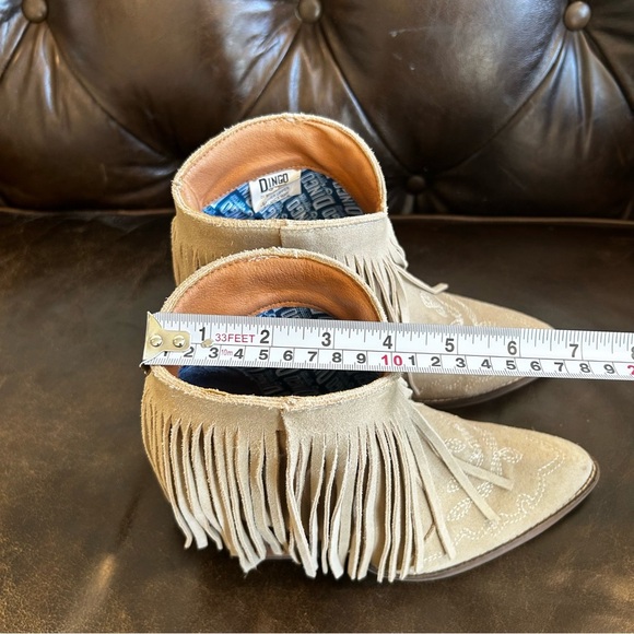 Dingo Cream Ankle Booties with Fringe Detail size 6.5 - Picture 9 of 11